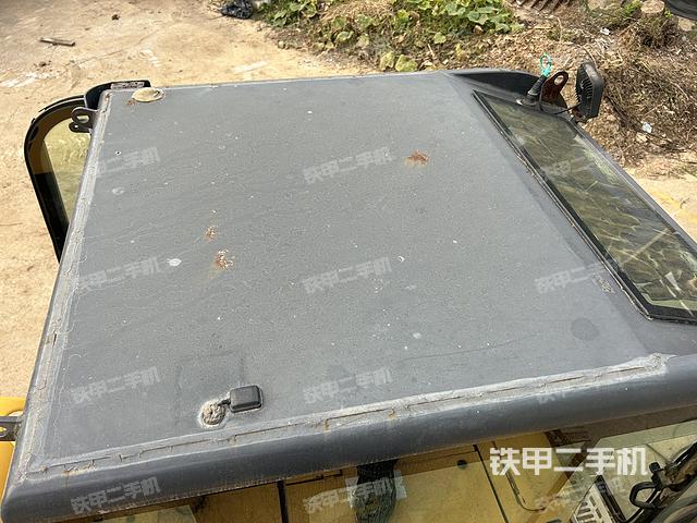 驾驶室顶部（整机外观）