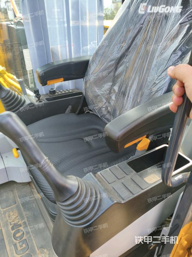 駕駛室整體（整機(jī)外觀）