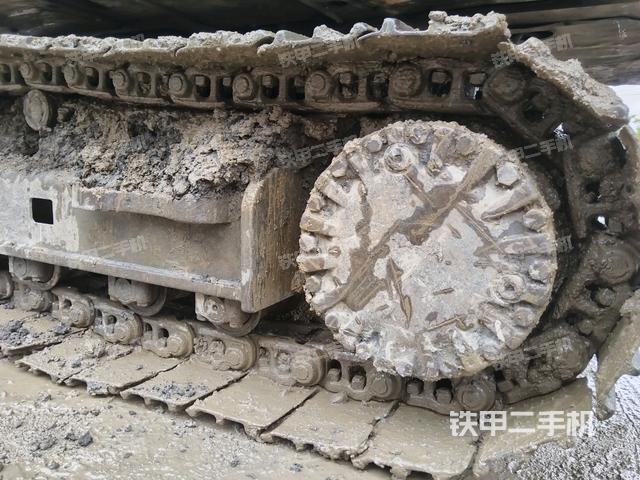 右驱动轮（行走机构）