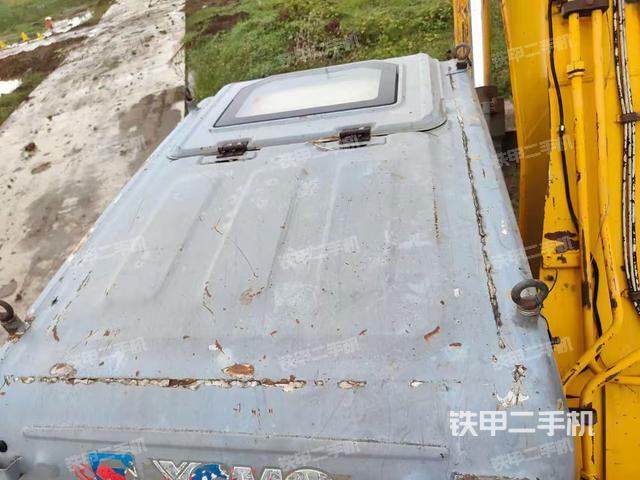 駕駛室頂部（整機(jī)外觀）