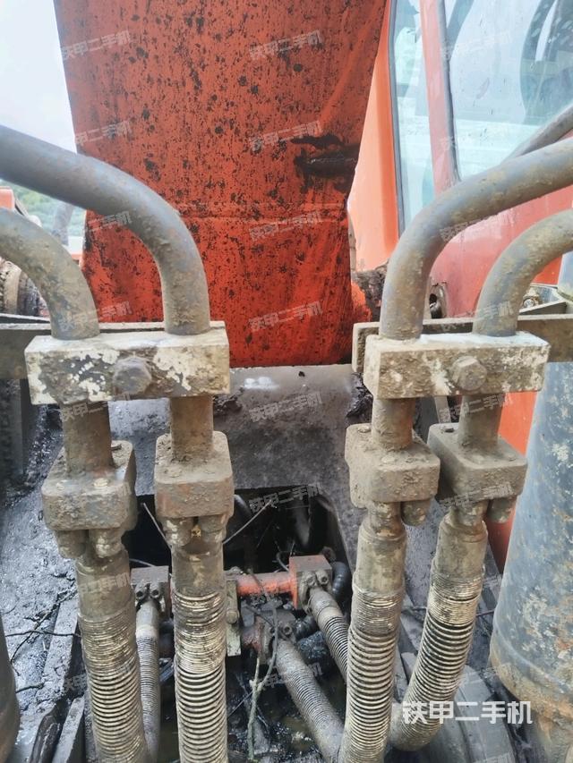 大臂油缸整體?豎拍（工作和回轉(zhuǎn)裝置）