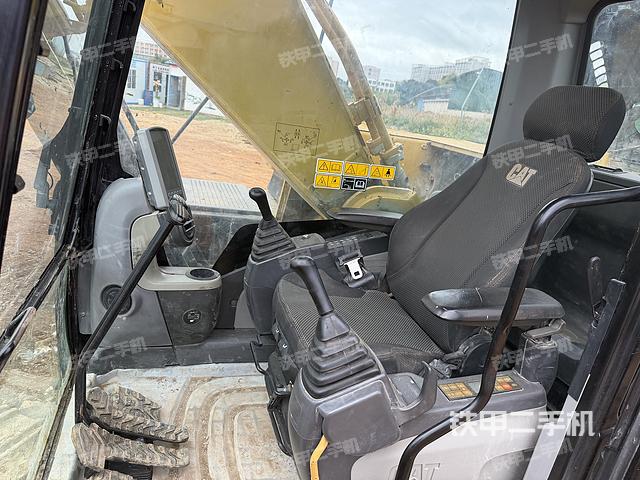 驾驶室整体（整机外观）