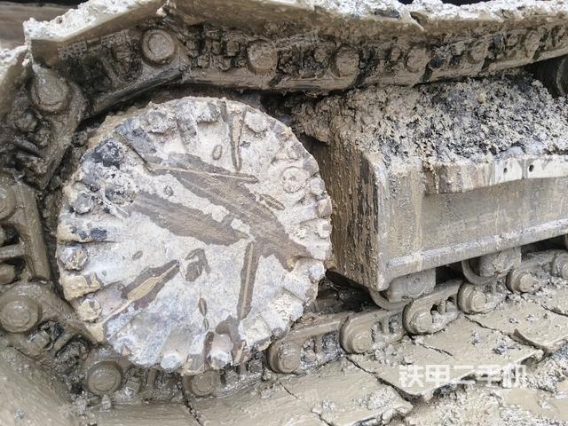 左驱动轮（行走机构）