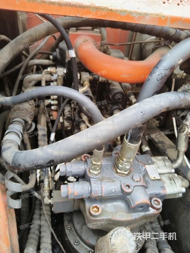 回轉(zhuǎn)馬達(dá)（上車部件）