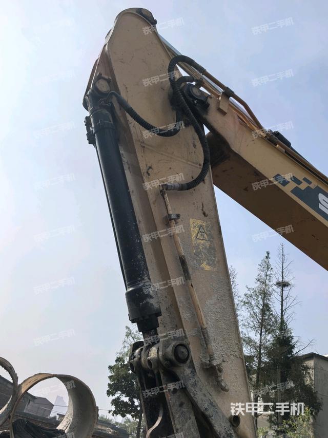 小臂整体左后（工作和回转装置）