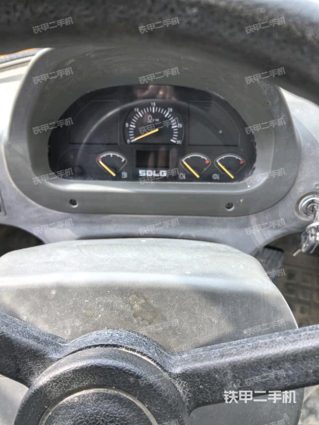 駕駛室操作臺（整機外觀及大件）