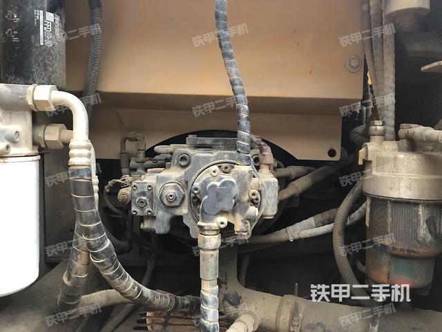 液壓泵艙室正面整體（整機(jī)外觀）