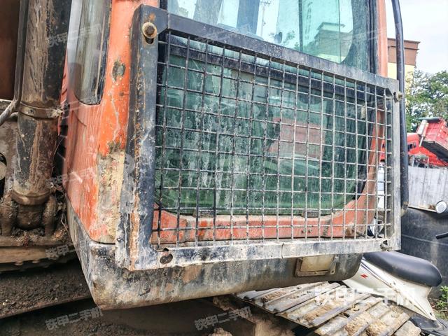 转盘和下车架正前（工作和回转装置）