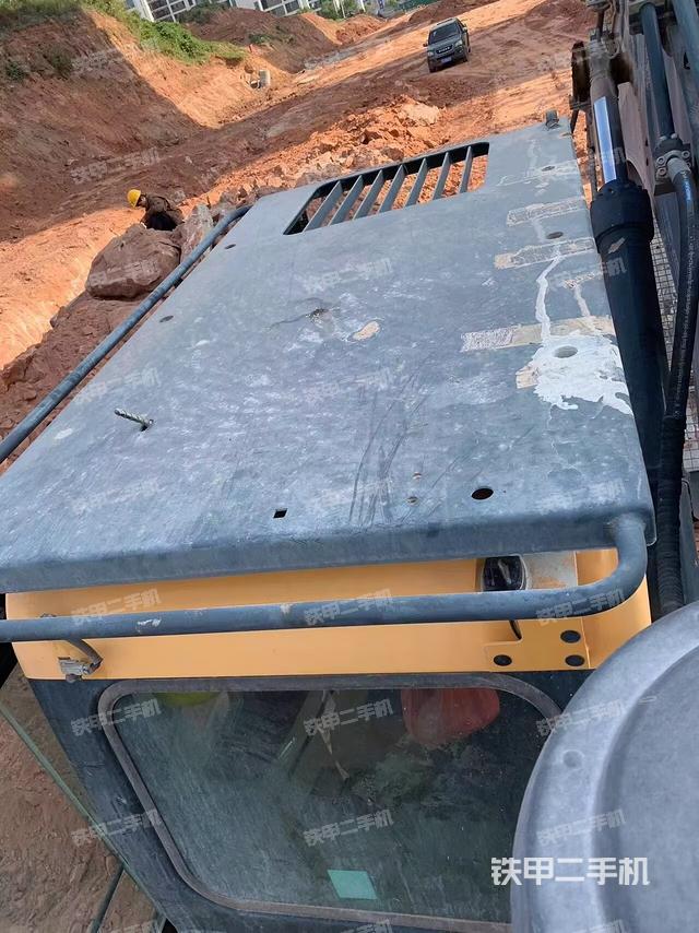 駕駛室頂部（整機(jī)外觀）