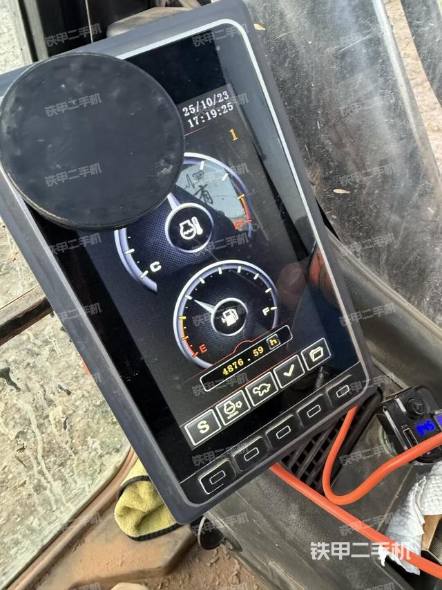 驾驶室整体（整机外观）