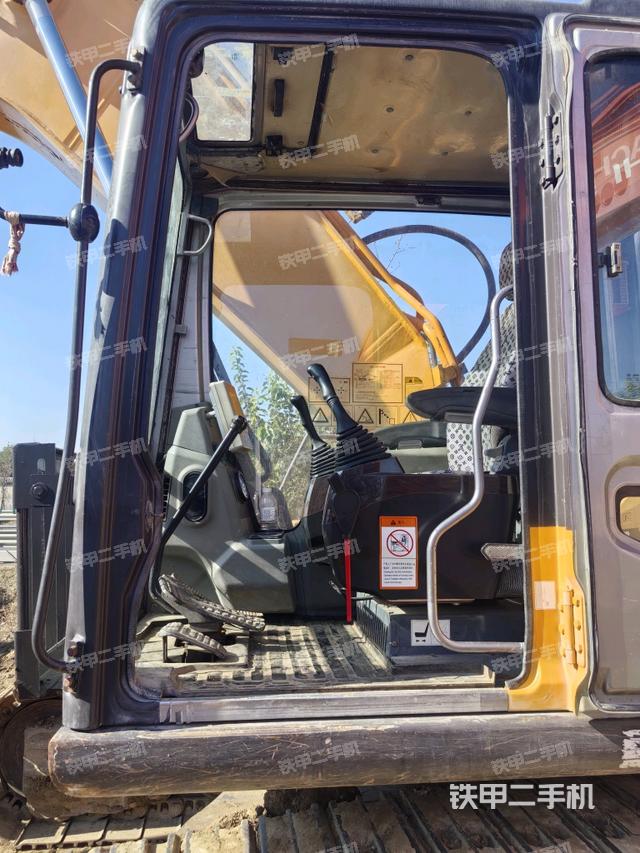 驾驶室整体（整机外观）