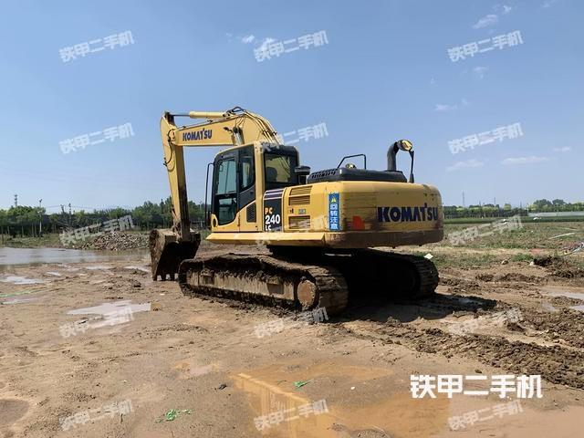 小松PC240LC-8M0挖掘機(jī)