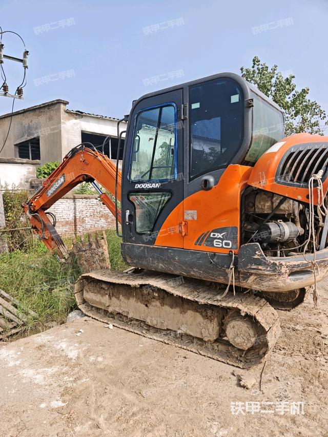 斗山DX60挖掘機(jī)