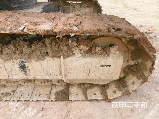 右側(cè)履帶整體?(行走機構(gòu)) 右側(cè)履帶整體?(行走機構(gòu))