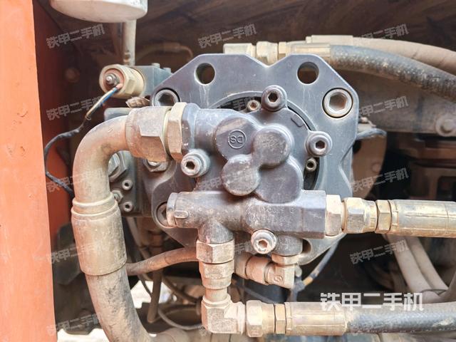 液压泵斜45 左（大件舱室）