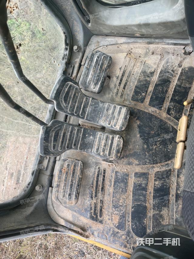 座椅后部（驾驶室部分）