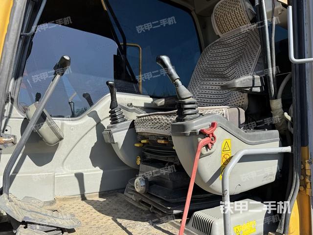 驾驶室整体（整机外观）