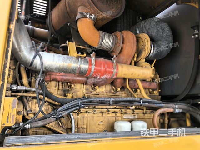 发动机右侧（整机外观及大件）