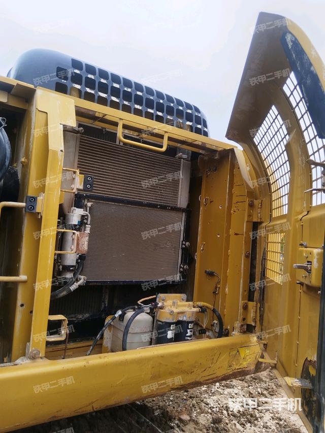 液压泵斜45 左（大件舱室）