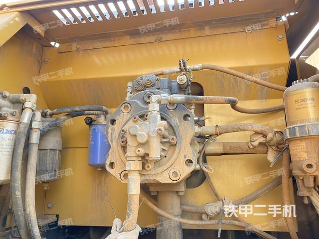 液壓泵艙室正面整體(整機(jī)外觀(guān)) 液壓泵艙室正面整體(整機(jī)外觀(guān))