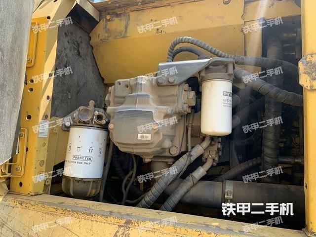 液壓泵艙室正面整體（整機(jī)外觀）