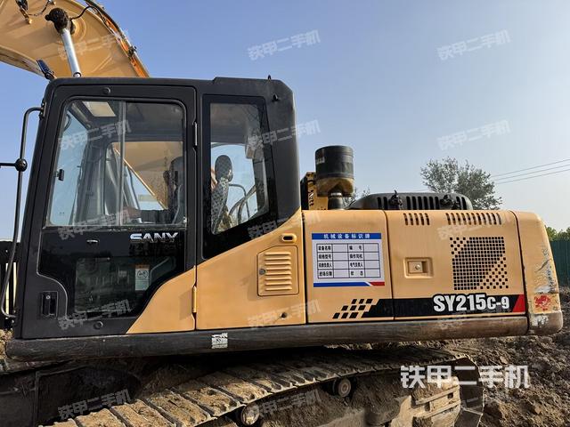 駕駛室整體（整機外觀）