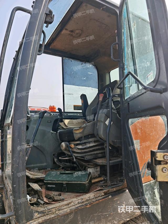 駕駛室整體（整機(jī)外觀）