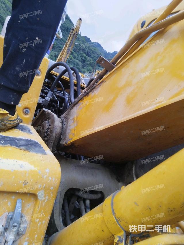 大臂根部 斜视（工作和回转装置）