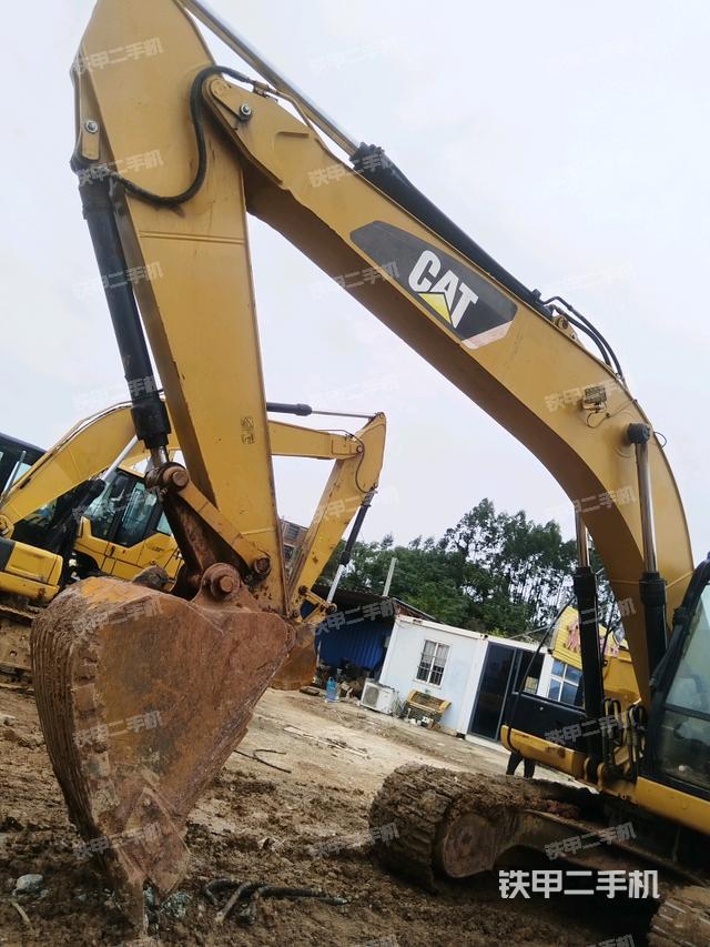 大臂根部 斜视（工作和回转装置）