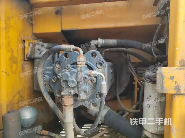 液壓泵艙室正面整體（整機(jī)外觀）