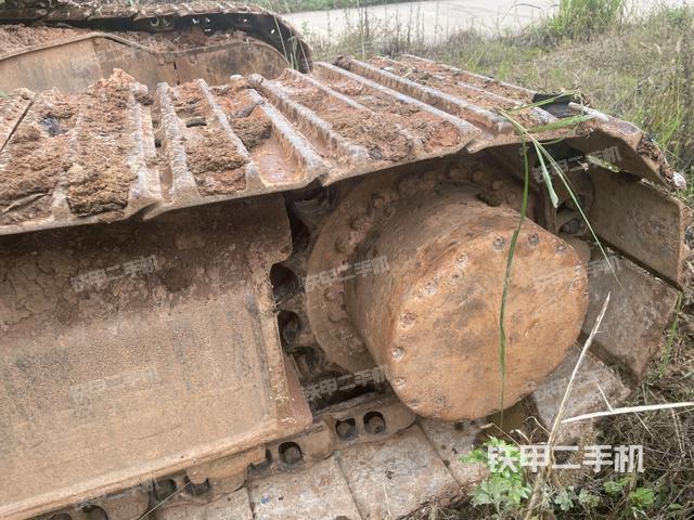 右驱动轮（行走机构）