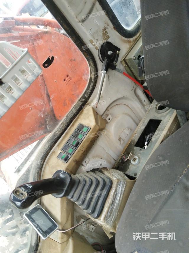 座椅左側(cè)控制臺(tái)/音響/含左手柄（駕駛室部分）