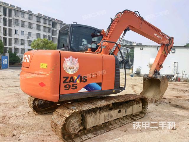 右后45(整機外觀) 右后45(整機外觀)