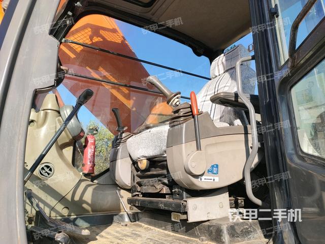 驾驶室整体（整机外观）