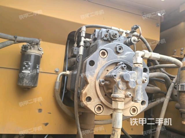 液壓泵斜45?左（大件艙室）