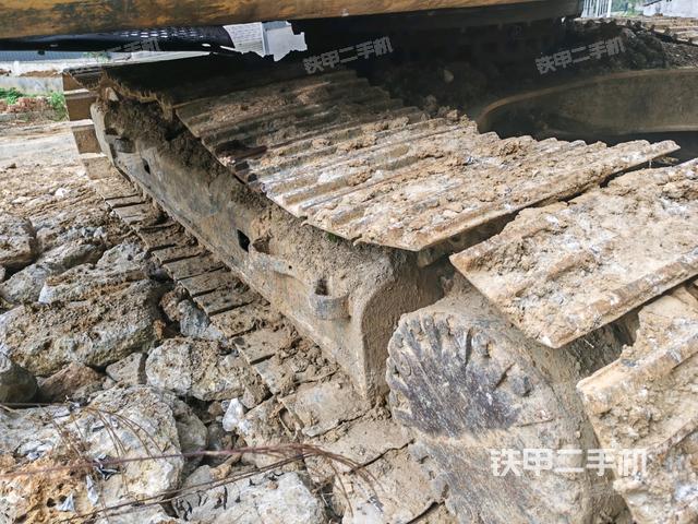 左側(cè)履帶整體?（行走機(jī)構(gòu)）