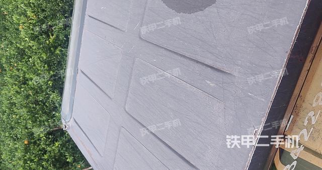 駕駛室頂部（整機外觀）