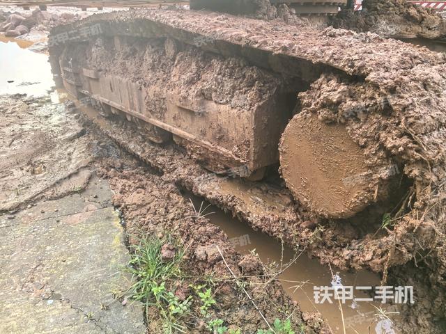 右側(cè)履帶整體（行走機構(gòu)）