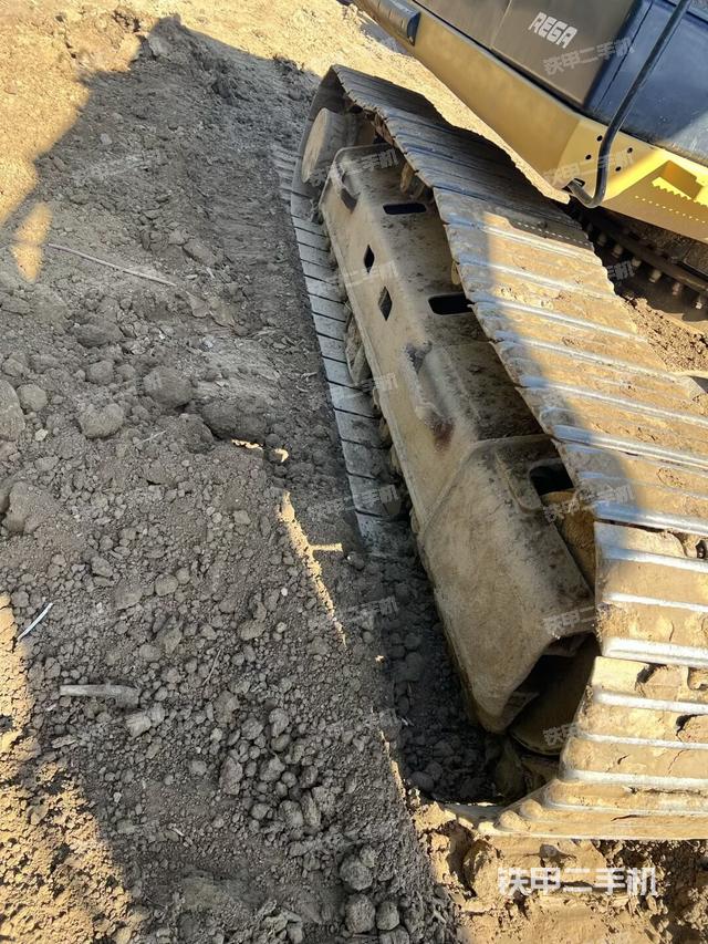 單側(cè)履帶整體（整機(jī)外觀）