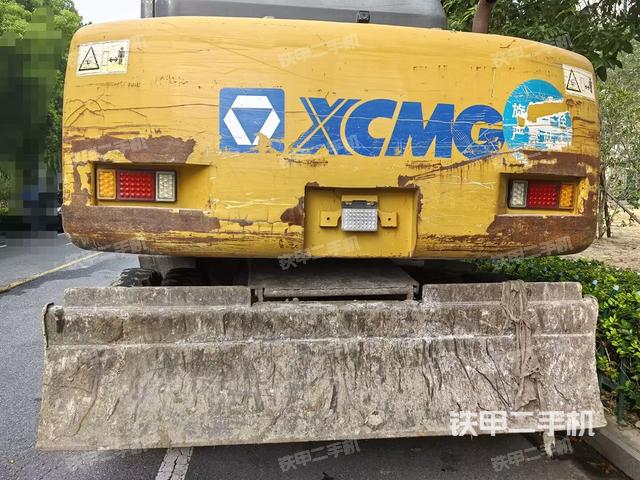 駕駛室頂部（整機外觀）