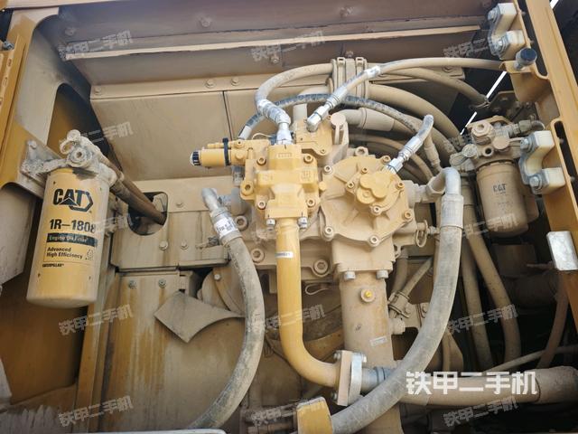 液壓泵艙室正面整體（整機(jī)外觀）