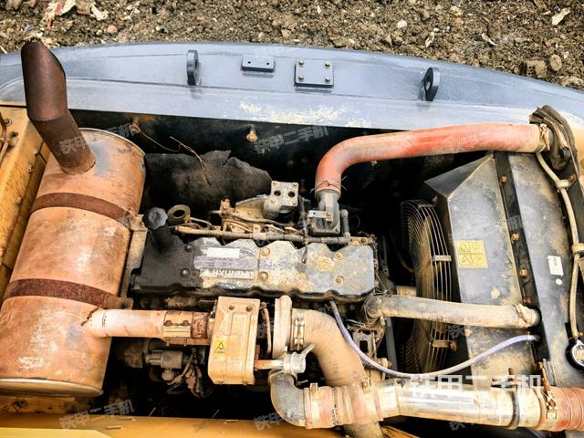 发动机室（上车部件）