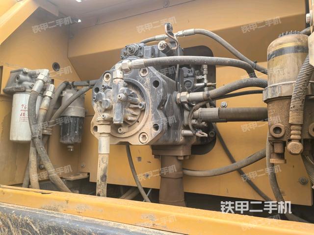 液壓泵斜45?右（大件艙室）