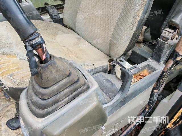 座椅左側(cè)控制臺(tái)/音響/含左手柄（駕駛室部分）