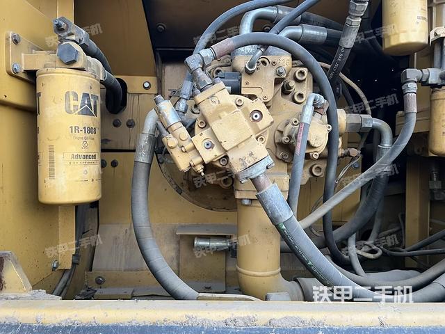 液壓泵艙室正面整體（整機(jī)外觀）