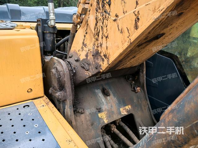 大臂根部 斜视（工作和回转装置）