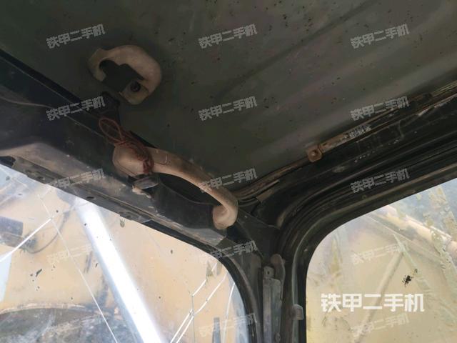 左后方玻璃角標(biāo)（駕駛室部分）