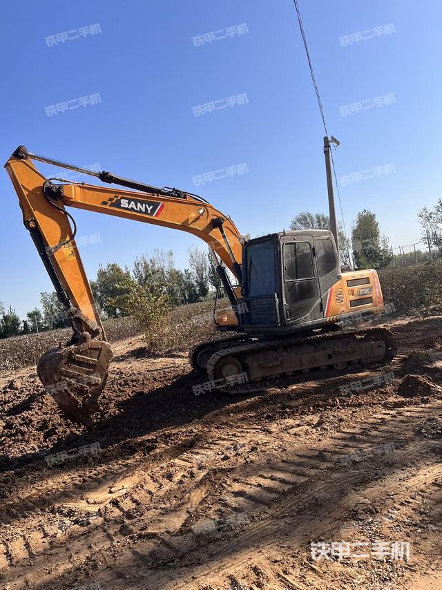 駕駛室整體（整機外觀）