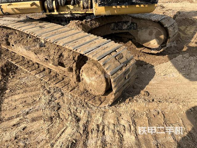 單側(cè)履帶整體（整機(jī)外觀）