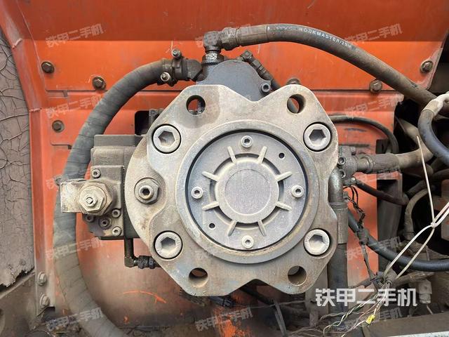 液壓泵艙室正面整體（整機(jī)外觀）